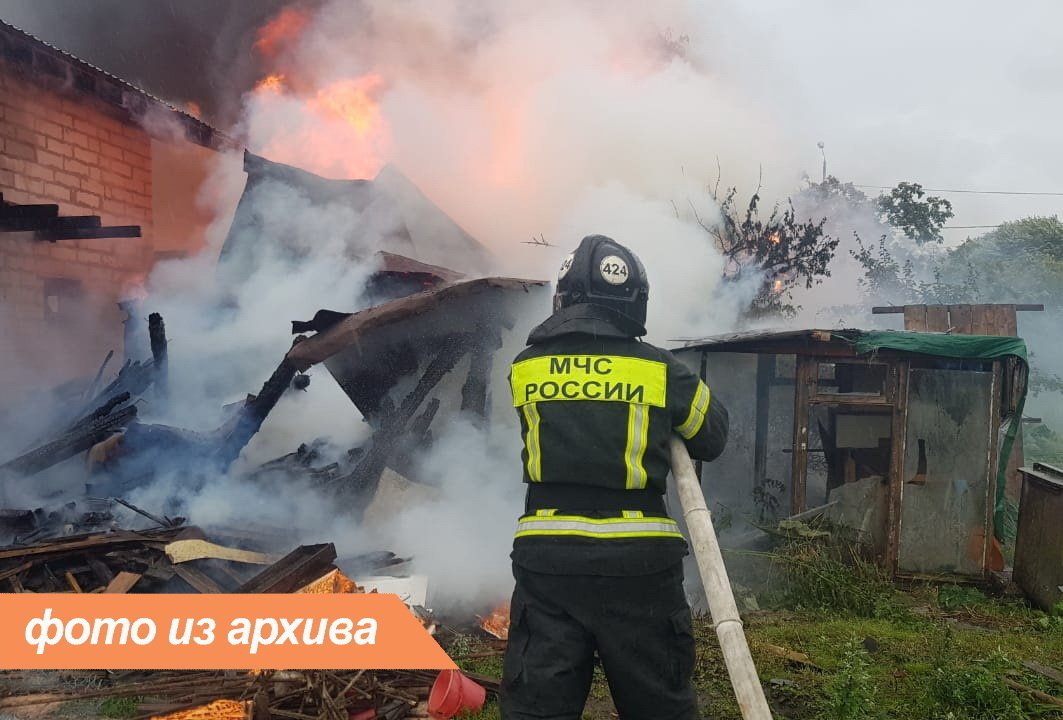 Пожарно-спасательное подразделение Ленинградской области ликвидировало пожар в Подпорожском районе